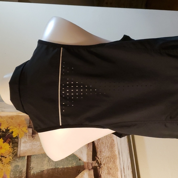 Champion Vest - Picture 6 of 7